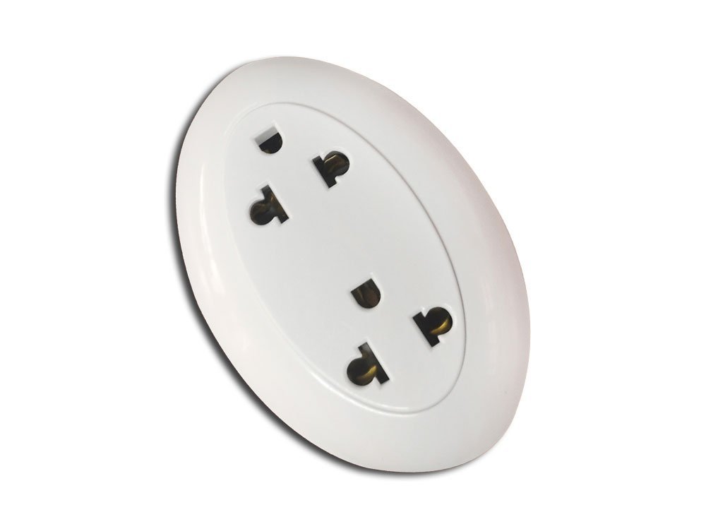 tomacorriente con tierra